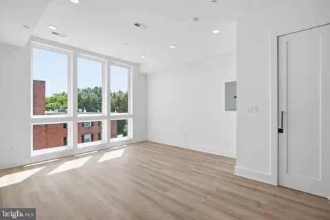 Living - 2105 M St NE #PH3, Washington, DC 20002 photo 2 of 6