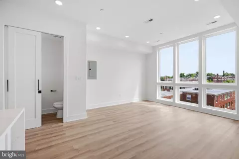 Living - 2105 M St NE #PH4, Washington, DC 20002 photo 3 of 4