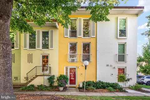 803 Delaware Ave SW #234, Washington, DC 20024