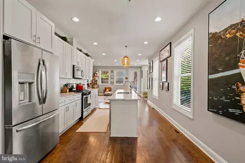 Entry Way - 301 K St NE #1, Washington, DC 20002 photo 3 of 4