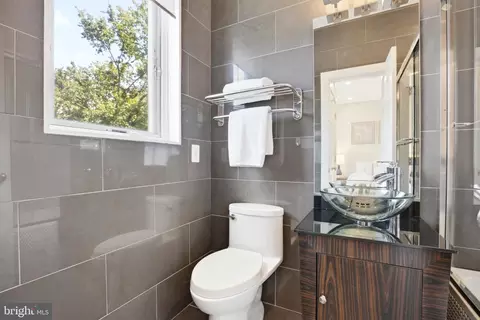 Bath - 915 3rd St NE, Washington, DC 20002 photo 6 of 12
