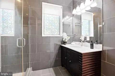 Bath - 915 3rd St NE, Washington, DC 20002 photo 3 of 12