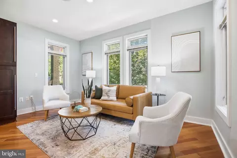 Living - 915 3rd St NE, Washington, DC 20002 photo 3 of 4