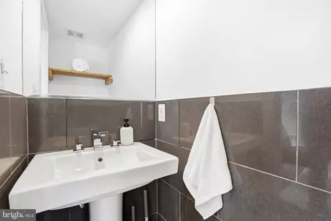 Bath - 915 3rd St NE, Washington, DC 20002 photo 8 of 12