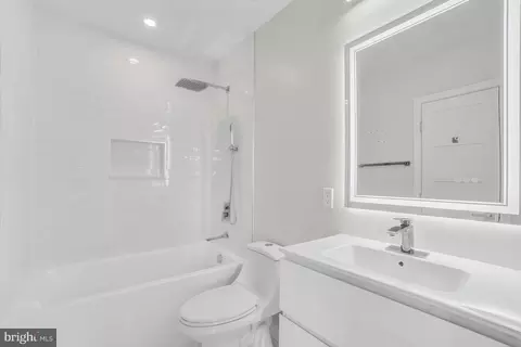 Bath - 1516 Levis St NE #2, Washington, DC 20002 photo 4 of 4