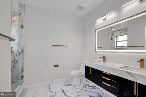 Bath - 1516 Levis St NE #2, Washington, DC 20002 photo 2 of 4