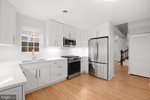 Entry Way - 15 15th St SE, Washington, DC 20003 photo 3 of 5