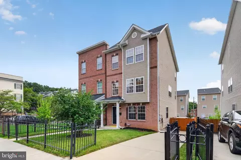 4292 S South Capitol Ter SW, Washington, DC 20032