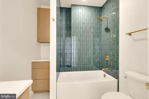Bath - 224 21st NE #4, Washington, DC 20002 photo 2 of 3