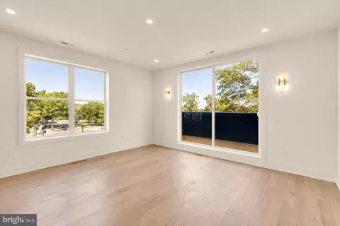Living - 224 21st NE #4, Washington, DC 20002 photo 3 of 3