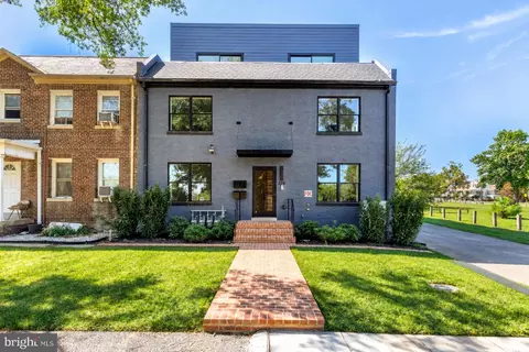 Exterior - 224 21st NE #4, Washington, DC 20002 photo 1 of 2