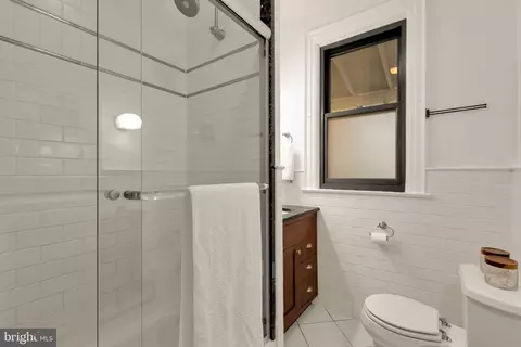 Bath - 1360 Spring Rd NW, Washington, DC 20010 photo 4 of 6