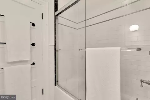 Bath - 1360 Spring Rd NW, Washington, DC 20010 photo 3 of 6