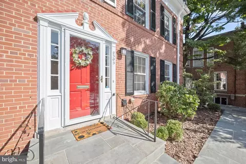 2303 37th St NW, Washington, DC 20007