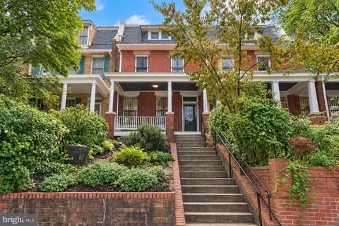 3415 Oakwood Ter NW, Washington, DC 20010
