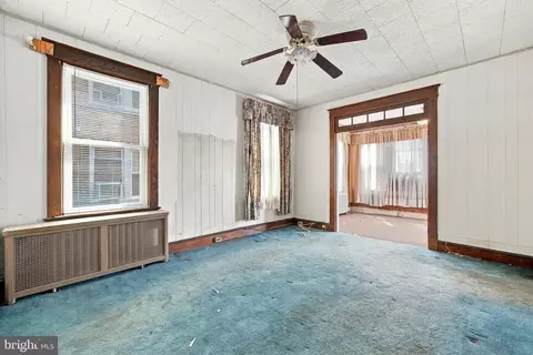 Living - 418 Nicholson St NW, Washington, DC 20011 photo 5 of 7