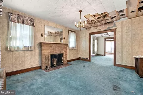 Living - 418 Nicholson St NW, Washington, DC 20011 photo 1 of 7