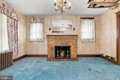 Living - 418 Nicholson St NW, Washington, DC 20011 photo 3 of 7