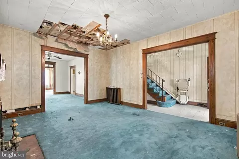 Living - 418 Nicholson St NW, Washington, DC 20011 photo 2 of 7