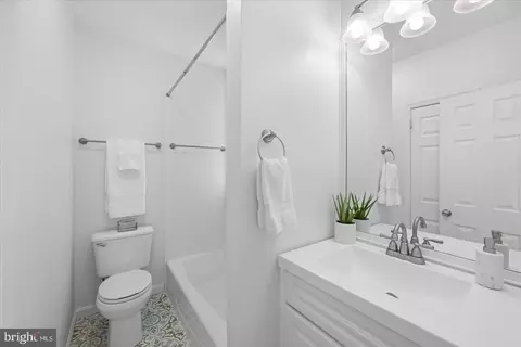 Bath - 108 14th St SE, Washington, DC 20003 photo 2 of 2