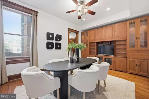 Dining - 1302 A St SE, Washington, DC 20003 photo 4 of 8