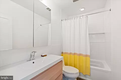 Bath - 515 14th St SE, Washington, DC 20003 photo 1 of 1