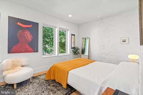 Bedroom - 515 14th St SE, Washington, DC 20003 photo 1 of 4