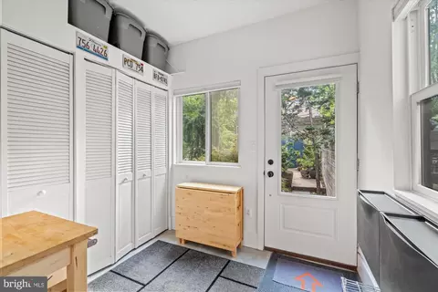Entry Way - 515 14th St SE, Washington, DC 20003 photo 6 of 6