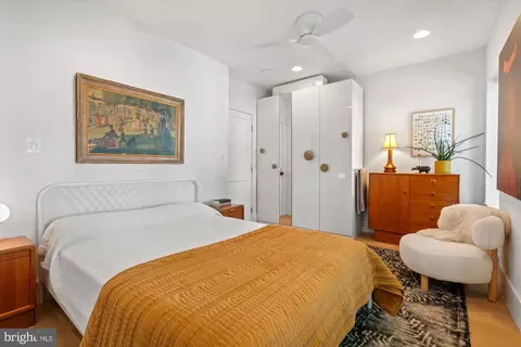 Bedroom - 515 14th St SE, Washington, DC 20003 photo 3 of 4