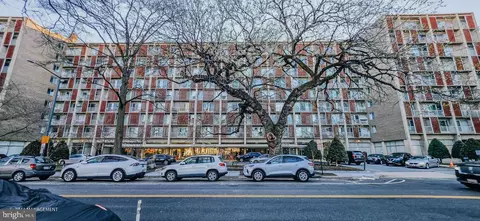 800 4th St SW #S402, Washington, DC 20024