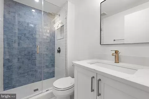 Bath - 2700 Calvert St NW #712, Washington, DC 20008 photo 1 of 3