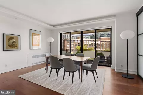 Dining - 2700 Calvert St NW #712, Washington, DC 20008 photo 1 of 1