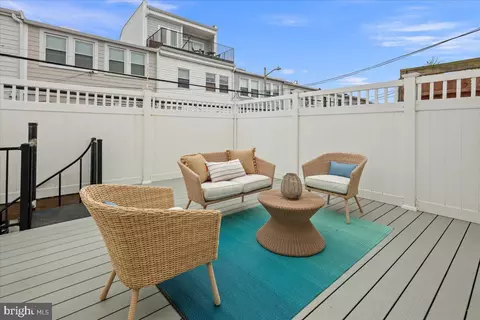 Exterior - 1163 Abbey Pl NE, Washington, DC 20002 photo 6 of 10