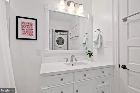 Bath - 1163 Abbey Pl NE, Washington, DC 20002 photo 2 of 3