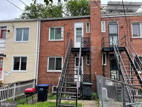 310 19th St NE, Washington, DC 20002 photo 2