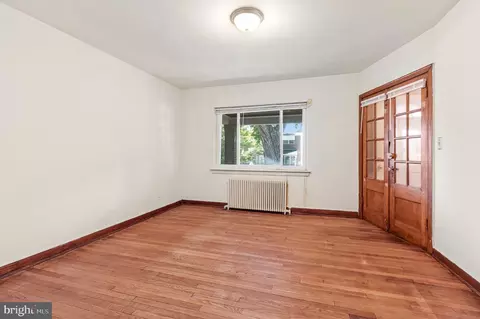Living - 310 19th St NE, Washington, DC 20002 photo 1 of 4
