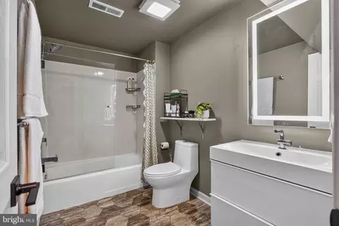 Bath - 1761 Willard St NW, Washington, DC 20009 photo 4 of 4