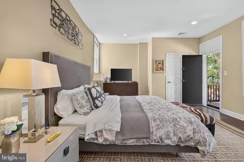 Bedroom - 1761 Willard St NW, Washington, DC 20009 photo 11 of 15