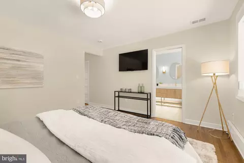Bedroom - 4508 28th NW, Washington, DC 20008 photo 4 of 9