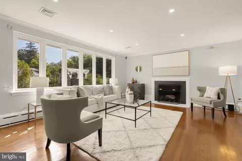 Living - 4508 28th NW, Washington, DC 20008 photo 2 of 7
