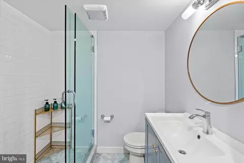 Bath - 207 10th St SE, Washington, DC 20003 photo 4 of 6
