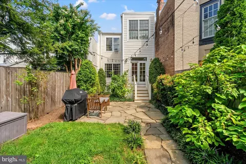 Exterior - 207 10th St SE, Washington, DC 20003 photo 6 of 6