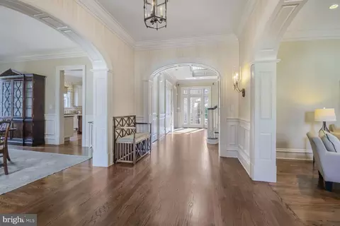 Entry Way - 1935 Foxview Cir NW, Washington, DC 20007 photo 1 of 6