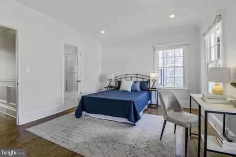 Bedroom - 1935 Foxview Cir NW, Washington, DC 20007 photo 5 of 8