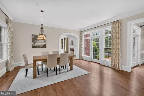 Dining - 1935 Foxview Cir NW, Washington, DC 20007 photo 3 of 3