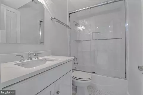 Bath - 1935 Foxview Cir NW, Washington, DC 20007 photo 5 of 5