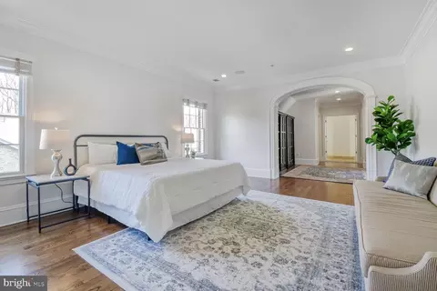 Bedroom - 1935 Foxview Cir NW, Washington, DC 20007 photo 1 of 8