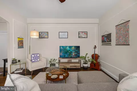 Living - 2737 Devonshire Pl NW #322, Washington, DC 20008 photo 2 of 3