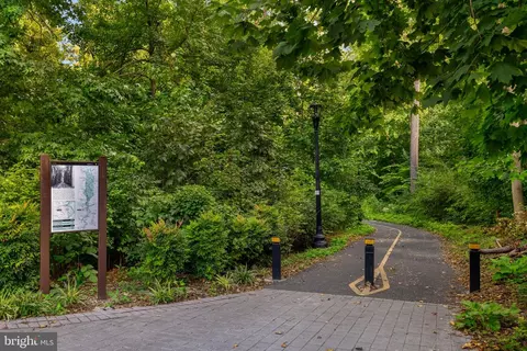 View/Area - 2737 Devonshire Pl NW #322, Washington, DC 20008 photo 1 of 2