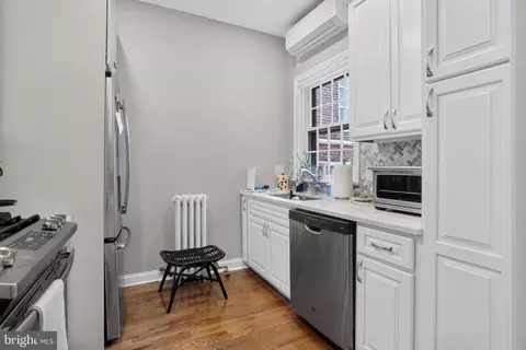Entry Way - 213 5th St SE, Washington, DC 20003 photo 3 of 7